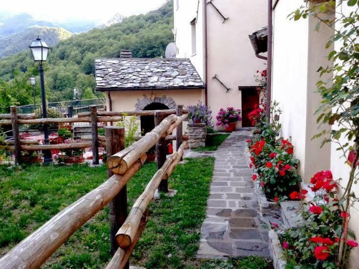 Borgo Delle Panie Panzió Careggine Kültér fotó