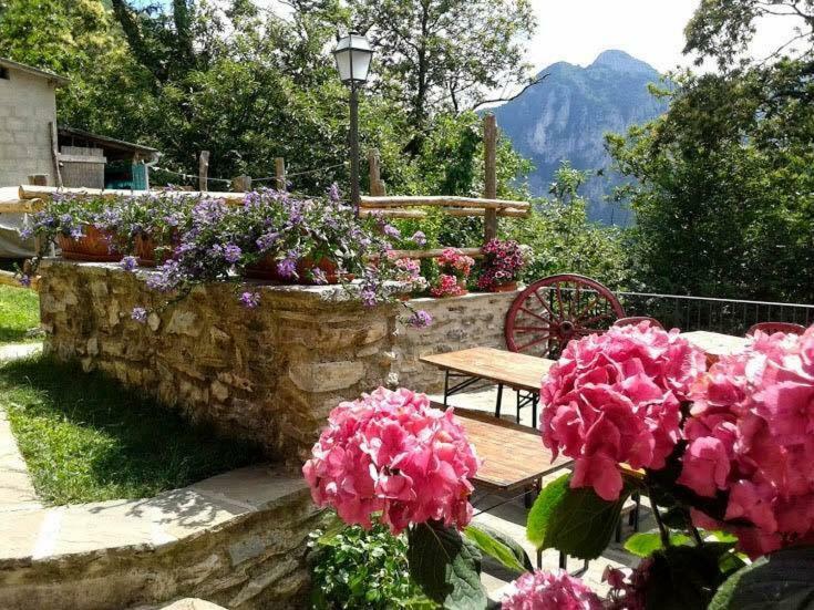 Borgo Delle Panie Panzió Careggine Kültér fotó